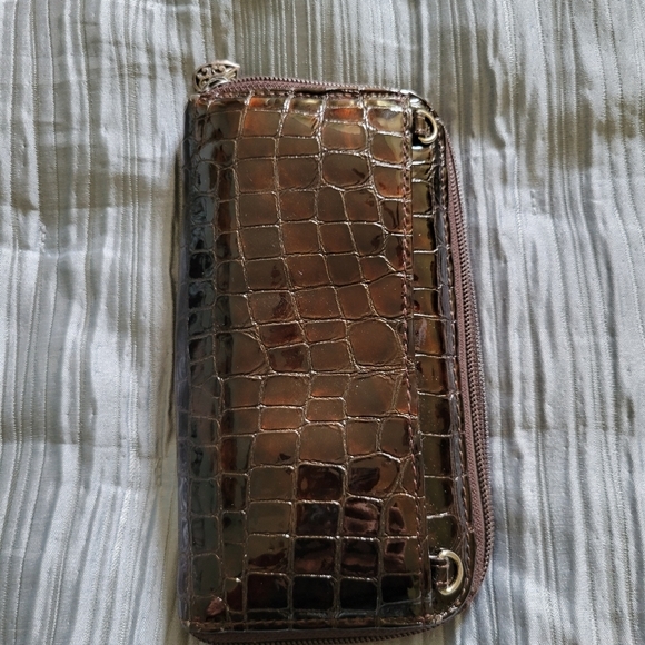 Brighton Vintage Cher zip wallet patent leather burgundy.. - Picture 7 of 8